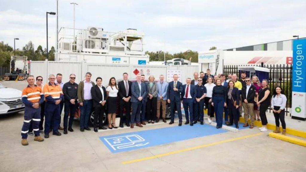 Australian first as hydrogen refueler opens at bp Lytton | Image: C-Store